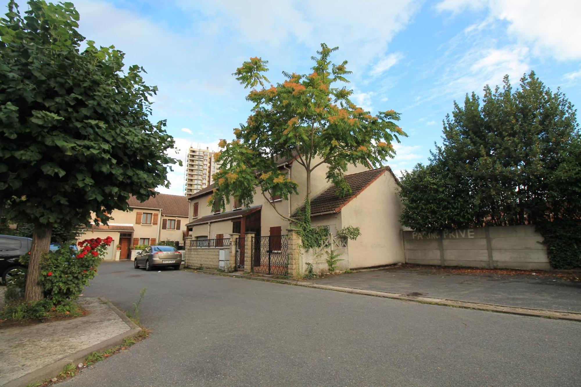 Free Private Parking - 15Mn Paris - 5Mn Walk Train Station - All Equipped - Terrace - Garden - Stade De France - Casino D'Enghien - Hippodrome, Universite 塞纳河畔埃皮奈 外观 照片