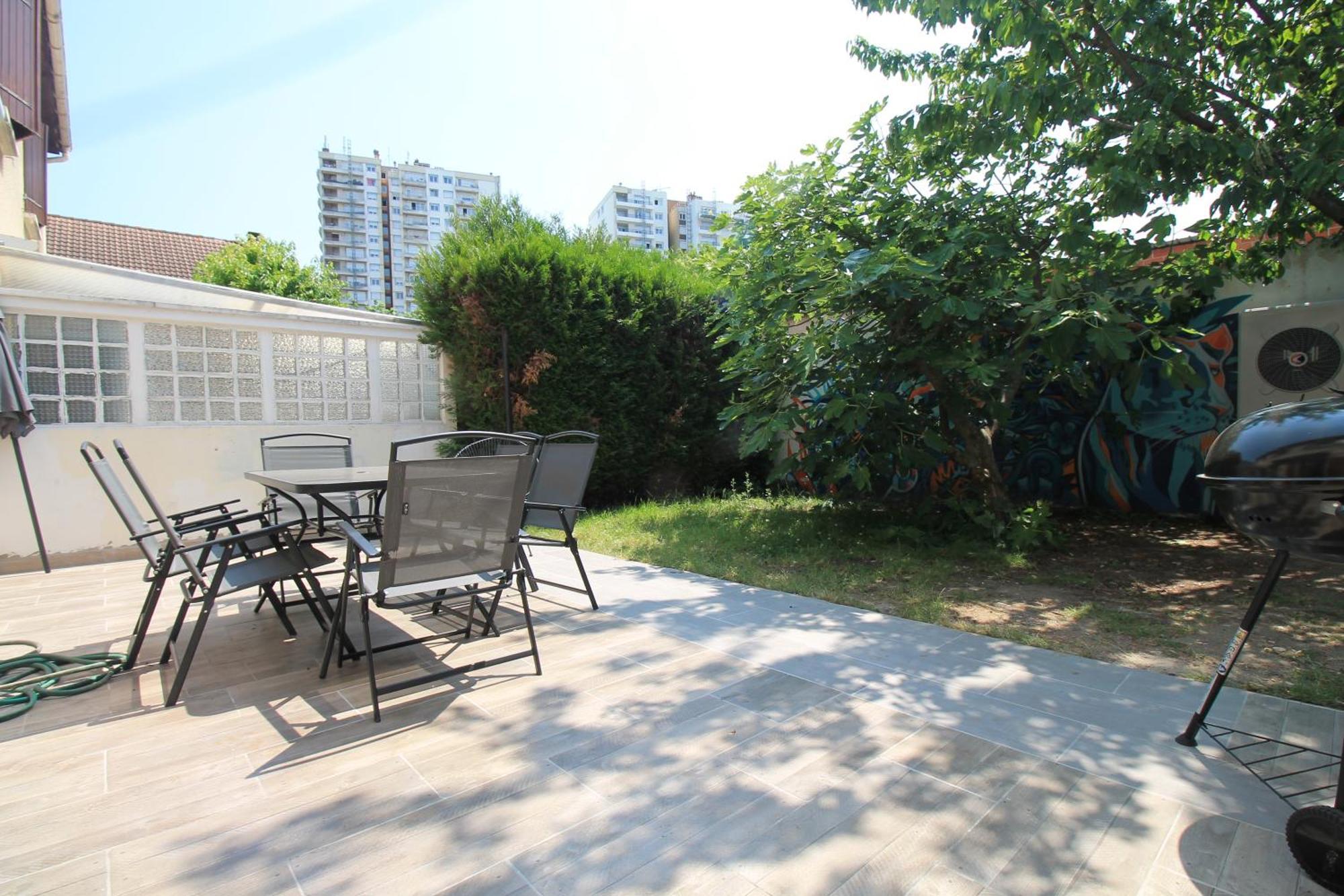 Free Private Parking - 15Mn Paris - 5Mn Walk Train Station - All Equipped - Terrace - Garden - Stade De France - Casino D'Enghien - Hippodrome, Universite 塞纳河畔埃皮奈 外观 照片